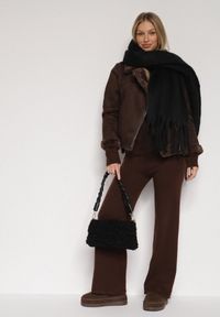 Born2be - Czarny Szalik z Frędzlami Owedarria. Okazja: na co dzień. Kolor: czarny. Materiał: dresówka, jeans. Styl: casual, elegancki #3