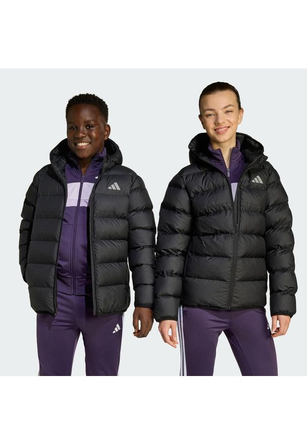 Adidas - Kurtka z syntetycznego puchu dla dzieci. Kolor: czarny. Materiał: puch, syntetyk