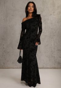 Renee - Czarna Wizytowa Sukienka VICES Off Shoulder z Kwiatowym Wzorem z Weluru Adrakharei. Okazja: na imprezę. Kolor: czarny. Materiał: welur. Wzór: kwiaty. Styl: wizytowy #1