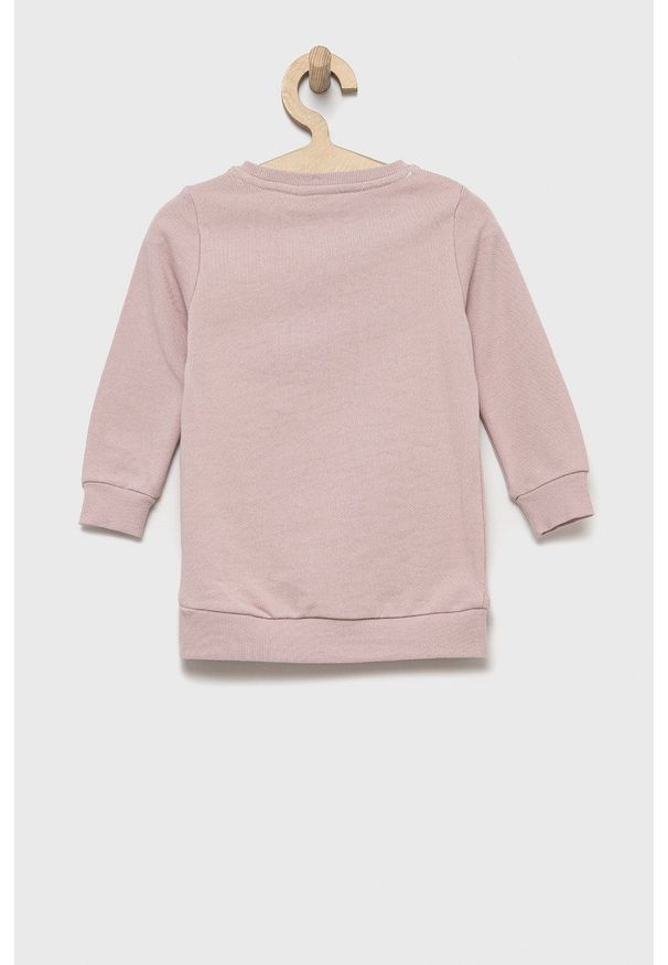 Name it bluza bawełniana dziecięca kolor różowy z nadrukiem. Okazja: na co dzień. Kolor: różowy. Materiał: bawełna. Wzór: nadruk. Styl: casual