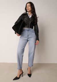 Born2be - Niebieskie Bawełniane Jeansy Klasyczne o Kroju Mom Fit Qinvielle. Okazja: do pracy, na co dzień. Kolekcja: plus size. Kolor: niebieski. Styl: klasyczny #1