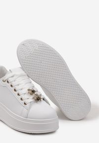 Born2be - Białe Sneakersy na Grubej Podeszwie z Cyrkoniami i Perłami Wasibia. Kolor: biały. Materiał: jeans. Wzór: aplikacja #5