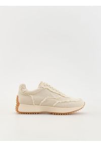 Reserved - Sneakersy z łączonych materiałów - biały. Kolor: biały. Materiał: materiał #1