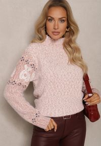 Renee - Ciemnoróżowy Sweter z Wełną Ozdobiony Misiami i Ściągaczami Selirina. Okazja: na co dzień. Kolor: różowy. Materiał: wełna. Wzór: aplikacja. Styl: casual
