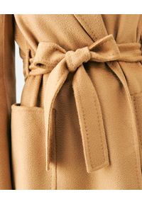CASTELLANI - Płaszcz z kaszmirem. Kolor: brązowy. Materiał: kaszmir. Styl: klasyczny