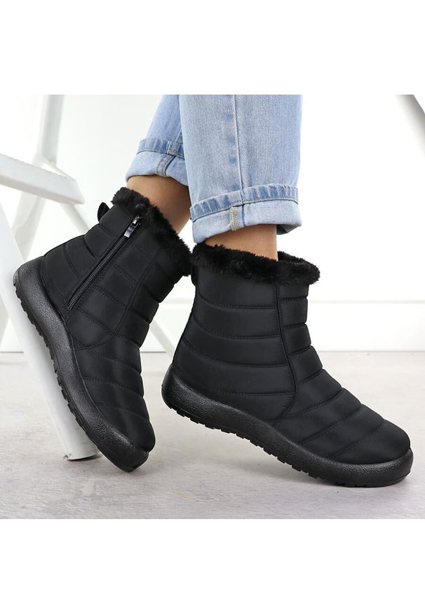 POTOCKI - Śniegowce damskie płaskie ocieplane czarne Potocki SU33069. Kolor: czarny. Materiał: tkanina