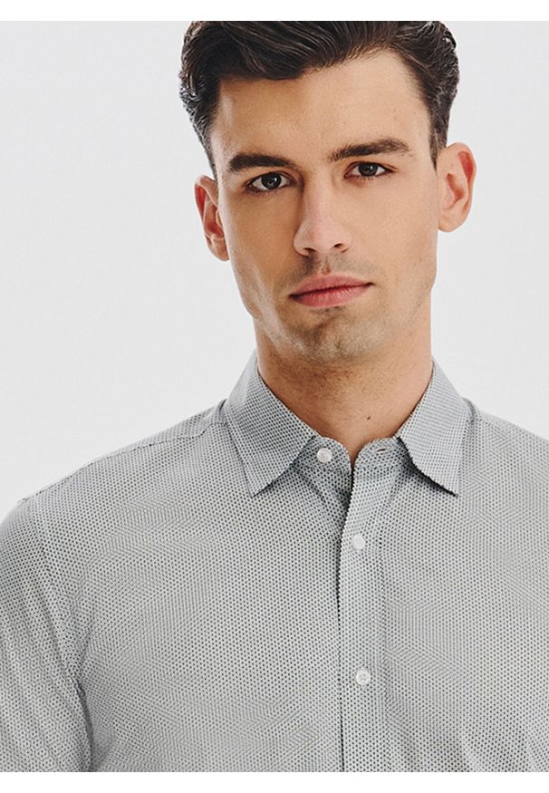 Pako Lorente - PAKO LORENTE - Biała koszula męska mikrowzór. Kolor: biały. Materiał: bawełna. Długość rękawa: długi rękaw. Długość: długie. Sezon: jesień