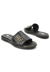 Czarne Klapki Armodo Modne Obuwie Damskie. Okazja: na co dzień. Kolor: czarny. Materiał: skóra. Wzór: gładki. Styl: casual, klasyczny, elegancki #5