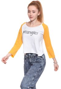 Wrangler - WRANGLER T SHIRT DAMSKI RAGLAN CROP LS TEE WHITE W718CF912. Kolor: biały. Długość rękawa: raglanowy rękaw. Wzór: nadruk #3