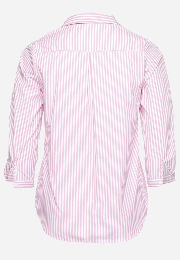 Born2be - Różowa Koszula z Kołnierzem i Podpinanymi Rękawami w Paski Cilkey. Okazja: na co dzień. Typ kołnierza: kołnierzyk klasyczny. Kolekcja: plus size. Kolor: różowy. Długość: długie. Wzór: paski. Materiał: jeans, materiał. Długość rękawa: długi rękaw. Sezon: wiosna, lato. Styl: elegancki, casual, klasyczny