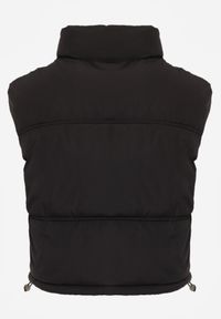 Born2be - Czarna Krótka Kamizelka Pikowana Typu Puffer Niraemius. Okazja: na co dzień. Kolor: czarny. Materiał: poliester. Długość: krótkie. Styl: casual #8