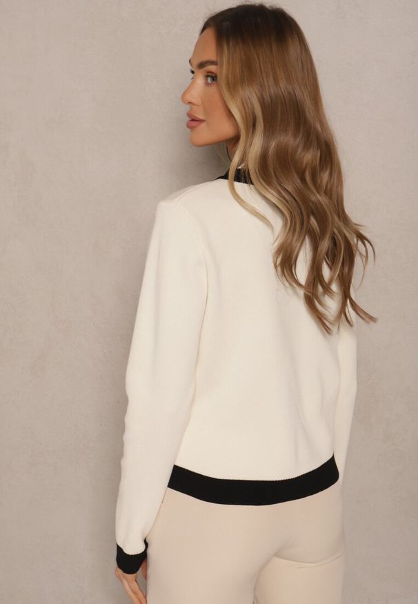 Renee - Beżowy Retro Sweter Kardigan z Wiskozą z Eleganckimi Guzikami Tesorenia. Kolor: beżowy. Materiał: wiskoza. Długość rękawa: długi rękaw. Długość: długie. Styl: retro, elegancki