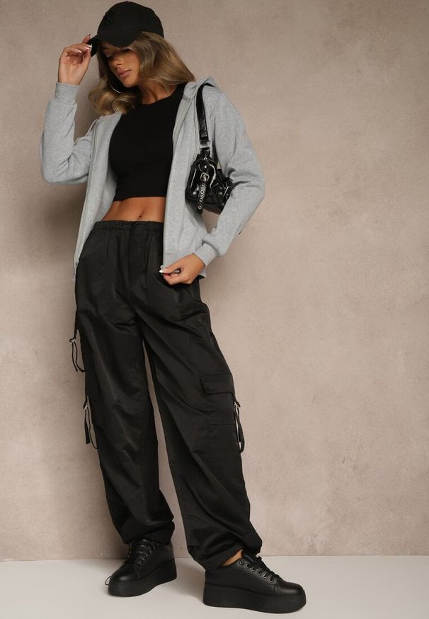 Renee - Szara Bluza Rozpinana z Bawełną i Kapturem Ozdobiona Sznurkami Ivila. Okazja: na co dzień. Kolor: szary. Materiał: bawełna. Wzór: aplikacja. Styl: casual, sportowy