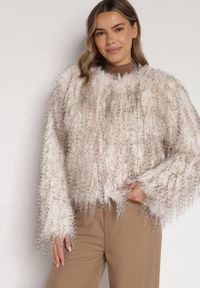 Born2be - Biała Futrzana Kurtka z Cieniowanym Wzorem Tusvella. Okazja: na co dzień. Kolor: biały. Materiał: futro. Styl: casual, klasyczny #5