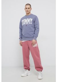 Tommy Jeans Bluza DM0DM12545.PPYY męska kolor fioletowy z aplikacją. Kolor: fioletowy. Materiał: bawełna. Wzór: aplikacja #2