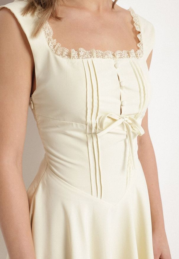 Born2be - Żółta Rozkloszowana Sukienka Vices w Rustykalnym Stylu z Wiązaniem Gorsetowym Foliora. Okazja: na co dzień. Typ kołnierza: dekolt gorset. Kolor: żółty. Długość rękawa: na ramiączkach. Typ sukienki: gorsetowe. Styl: klasyczny, casual, elegancki