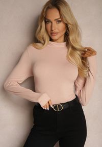 Renee - Różowa Bawełniana Bluzka Typu Longsleeve z Półgolfem Riata. Okazja: na spotkanie biznesowe, na co dzień. Kolor: różowy. Materiał: bawełna. Długość rękawa: długi rękaw. Styl: biznesowy, casual, klasyczny, elegancki #4