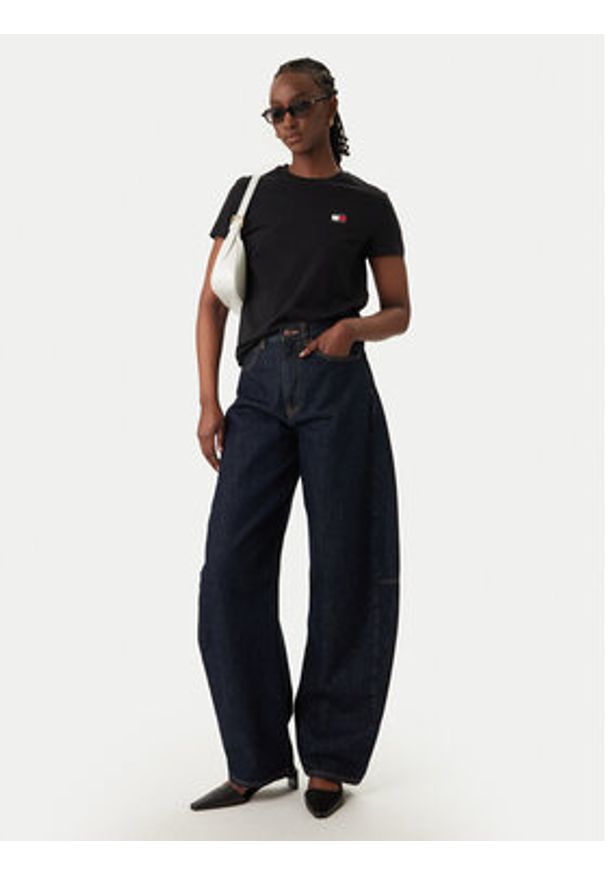 Tommy Jeans T-Shirt Wavy Flag DW0DW22274 Czarny Regular Fit. Kolor: czarny. Materiał: bawełna