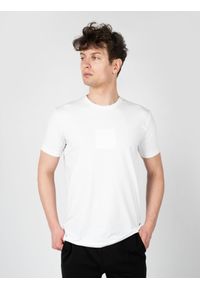 Iceberg T-Shirt "C-Neck" | F020639A | Mężczyzna | Biały. Okazja: na co dzień. Kolor: biały. Materiał: bawełna, elastan. Wzór: nadruk. Styl: casual, elegancki #4
