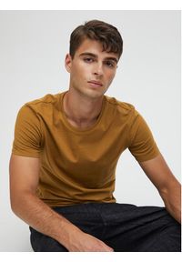 Casual Friday T-Shirt 20503063 Brązowy Slim Fit. Okazja: na co dzień. Kolor: brązowy. Materiał: bawełna. Styl: casual