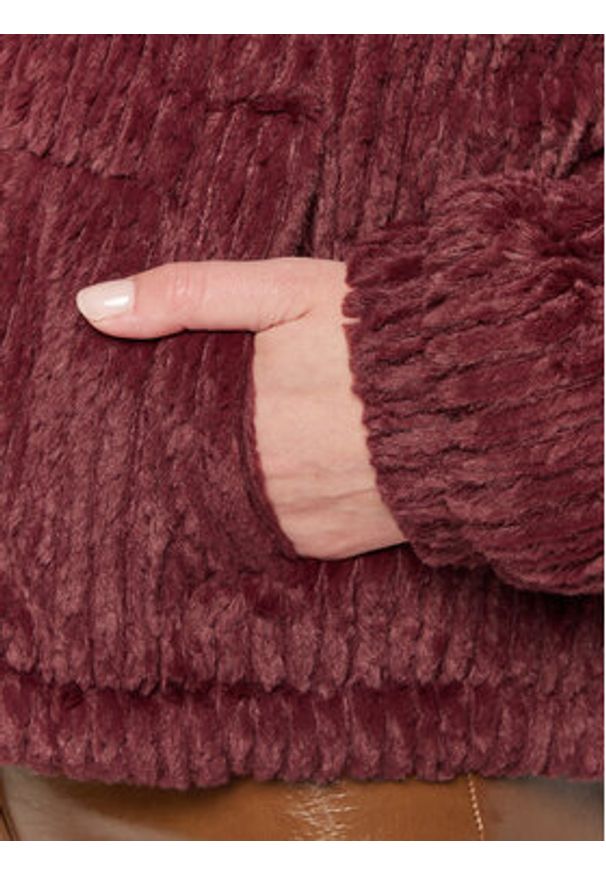 Cotton On Kurtka zimowa 2055252 Bordowy Regular Fit. Kolor: czerwony. Materiał: syntetyk. Sezon: zima