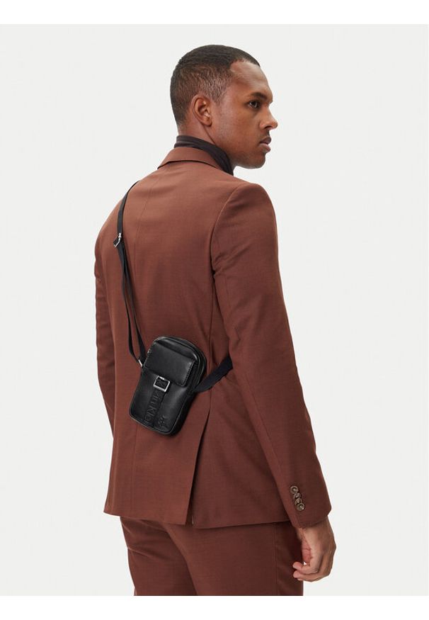 Calvin Klein Saszetka LV04D1091G Czarny. Kolor: czarny. Materiał: skóra