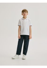 Reserved - Eleganckie spodnie z lyocellem - granatowy. Kolor: niebieski. Materiał: tkanina, bawełna. Styl: elegancki