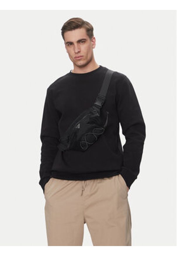 Guess Saszetka nerka HMTRHN P5289 Czarny. Kolor: czarny. Materiał: skóra