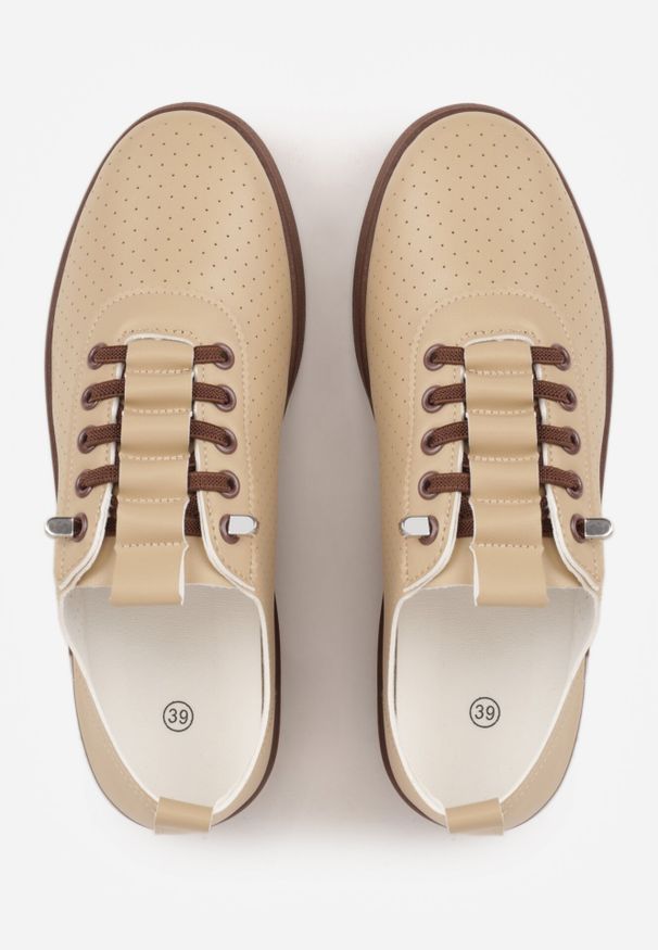 Born2be - Ciemnobeżowe Wsuwane Tenisówki z Perforacją i Podeszwą z Bieżnikiem Illanya. Okazja: na co dzień. Zapięcie: bez zapięcia. Kolor: beżowy. Materiał: jeans. Szerokość cholewki: normalna. Styl: klasyczny, casual
