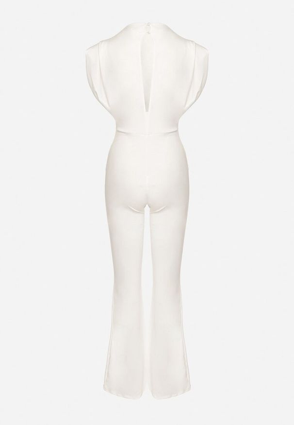 Born2be - Biały Klasyczny Kombinezon z Długimi Nogawkami i Wycięciem na Plecach Vlokia. Kolor: biały. Długość: długie. Styl: klasyczny