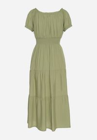 Born2be - Ciemnozielona Sukienka o Rozkloszowanym Kroju z Dekoltem Typu Łódka Miranea. Okazja: na co dzień. Kolor: zielony. Materiał: jeans. Typ sukienki: rozkloszowane, proste. Styl: klasyczny, casual #6