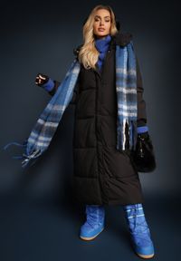 Renee - Czarna Długa Kurtka z Pikowaniem z Odpinanym Kapturem i Wsuwanymi Kieszeniami Daitras. Kolor: czarny. Długość: długie. Styl: elegancki #6