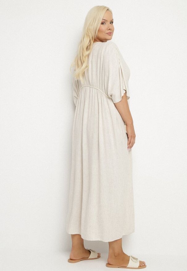 Born2be - Beżowa Wiskozowa Sukienka z Lnem o Nietoperzowym Kroju z Wiązaniem Tolureia. Okazja: na co dzień. Typ kołnierza: dekolt w serek. Kolor: beżowy. Materiał: wiskoza, len. Styl: casual, elegancki