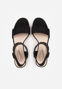 Born2be - Czarne Sandały z Imitacji Zamszu na Słupku Ianolis. Okazja: na co dzień. Kolor: czarny. Materiał: zamsz. Obcas: na słupku. Styl: casual, elegancki, klasyczny. Wysokość obcasa: średni #3