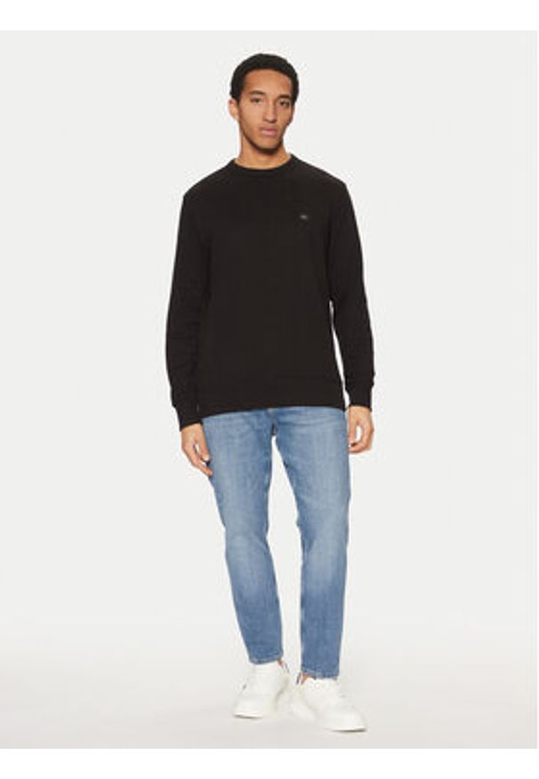 Calvin Klein Jeans Bluza J30J327115 Czarny Regular Fit. Kolor: czarny. Materiał: bawełna