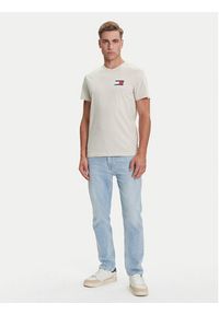 Tommy Jeans T-Shirt Essential DM0DM20740 Beżowy Slim Fit. Kolor: beżowy. Materiał: bawełna #5