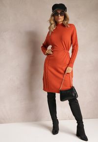 Renee - Pomarańczowa Mini Pudełkowa Sukienka ze Sznurkiem w Talii oraz Półgolfem Agaira. Kolor: pomarańczowy. Długość: mini