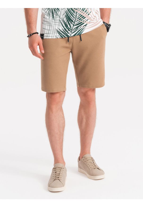 Ombre Clothing - Dzianinowe szorty męskie z ozdobną gumka w pasie - jasnobrązowe V4 - Rozmiar: S. Kolor: brązowy. Materiał: dzianina