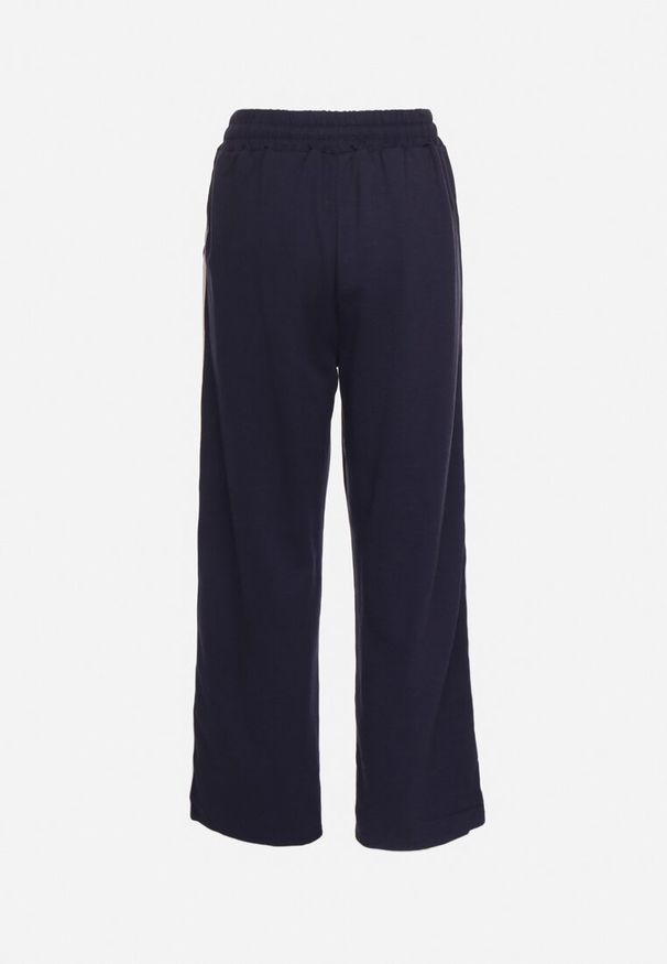 Born2be - Granatowe Szerokie Spodnie z Dodatkiem Wiskozy z Wysokim Stanem i Paskiem Lulula. Okazja: na co dzień. Stan: podwyższony. Kolor: niebieski. Materiał: wiskoza. Styl: casual, elegancki