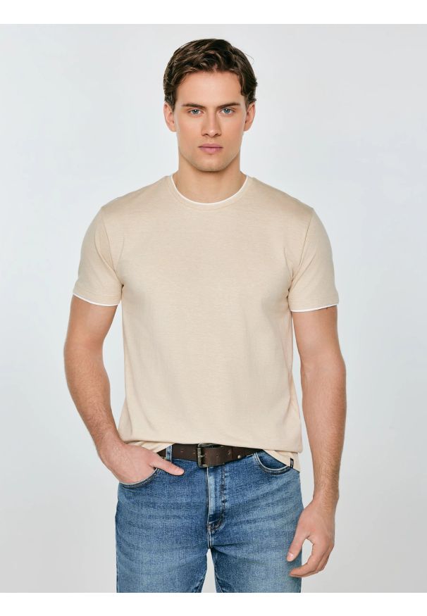 Big-Star - Koszulka męska w drobne paski beżowa Fredriser 801. Okazja: na co dzień. Kolor: beżowy. Materiał: dzianina, jeans, materiał. Wzór: paski. Sezon: lato. Styl: casual