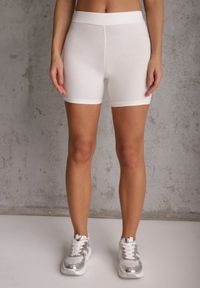 Renee - Białe Gładkie Szorty Biker Shorts z Bawełny Retusea. Okazja: na co dzień, na spacer. Kolor: biały. Materiał: bawełna. Długość: krótkie. Wzór: gładki. Styl: sportowy, casual #7