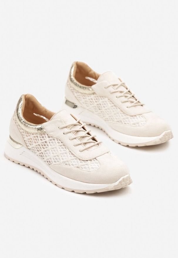Born2be - Beżowe Ażurowe Sneakersy Ozdobione Metalicznymi Wstawkami Sdivane. Okazja: na co dzień. Kolor: beżowy. Materiał: jeans. Wzór: aplikacja, ażurowy. Obcas: na płaskiej podeszwie