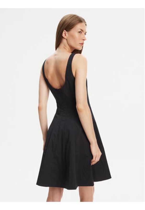 STAUD Sukienka codzienna Mini Wells 90-7502 Czarny Slim Fit. Okazja: na co dzień. Kolor: czarny. Materiał: bawełna. Typ sukienki: proste. Styl: casual. Długość: mini