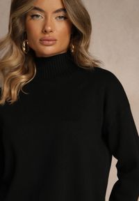Renee - Czarny Gładki Golf Casual Raliana. Okazja: na co dzień. Typ kołnierza: golf. Kolor: czarny. Materiał: skóra, jeans. Długość rękawa: długi rękaw. Długość: długie. Wzór: gładki. Styl: casual #5