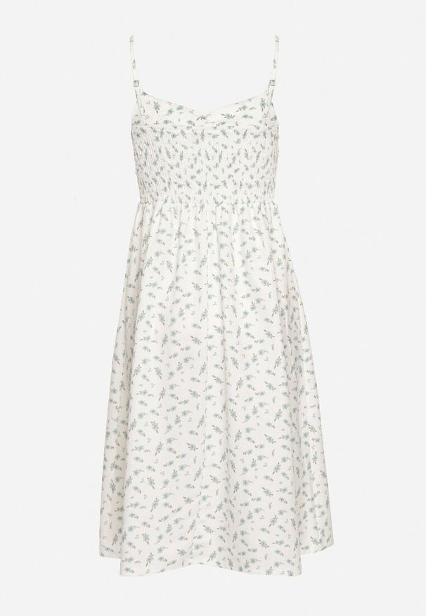 Born2be - Biało-Niebieska Rozkloszowana Sukienka w Drobne Kwiaty na Cienkich Ramiączkach Reteri. Okazja: na co dzień, na randkę. Typ kołnierza: dekolt w kształcie V. Kolor: biały. Materiał: jeans. Długość rękawa: na ramiączkach. Wzór: kwiaty. Styl: casual