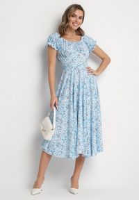 Born2be - Niebieska Sukienka Rozkloszowana w Kwiaty z Bawełną i Bufkami Sanirla. Kolor: niebieski. Materiał: bawełna. Wzór: kwiaty. Typ sukienki: rozkloszowane