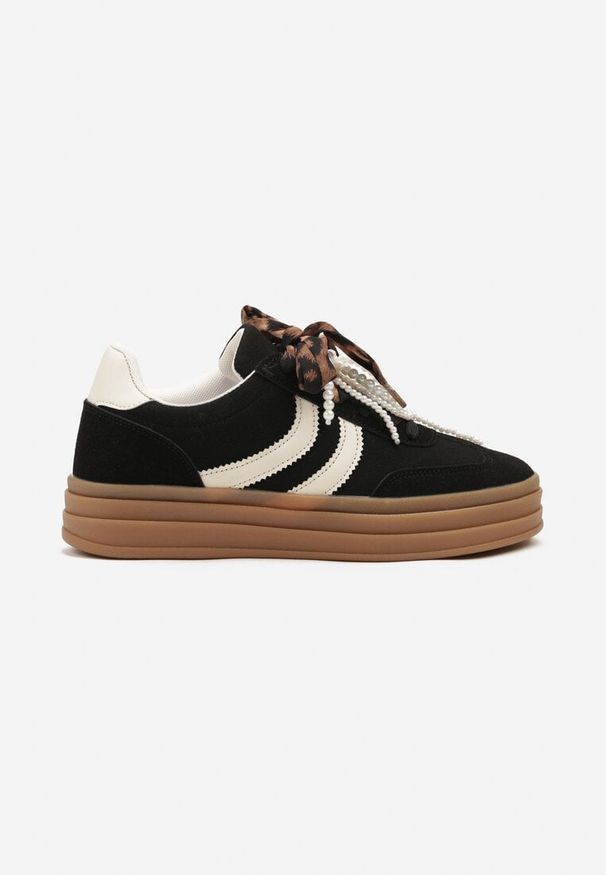 Born2be - Czarne Sneakersy w Stylu Tenisówek na Grubej Podeszwie z Tłoczeniem i Perłami Asortte. Okazja: na co dzień. Kolor: czarny. Materiał: jeans
