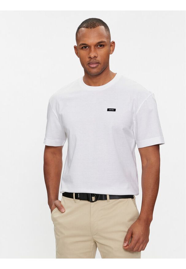 Calvin Klein T-Shirt K10K112749 Biały Comfort Fit. Kolor: biały. Materiał: bawełna