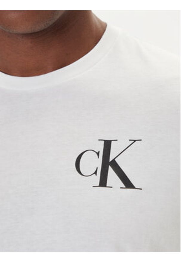 Calvin Klein Jeans T-Shirt 30s Chest Logo LV04RD865G Biały Regular Fit. Kolor: biały. Materiał: bawełna