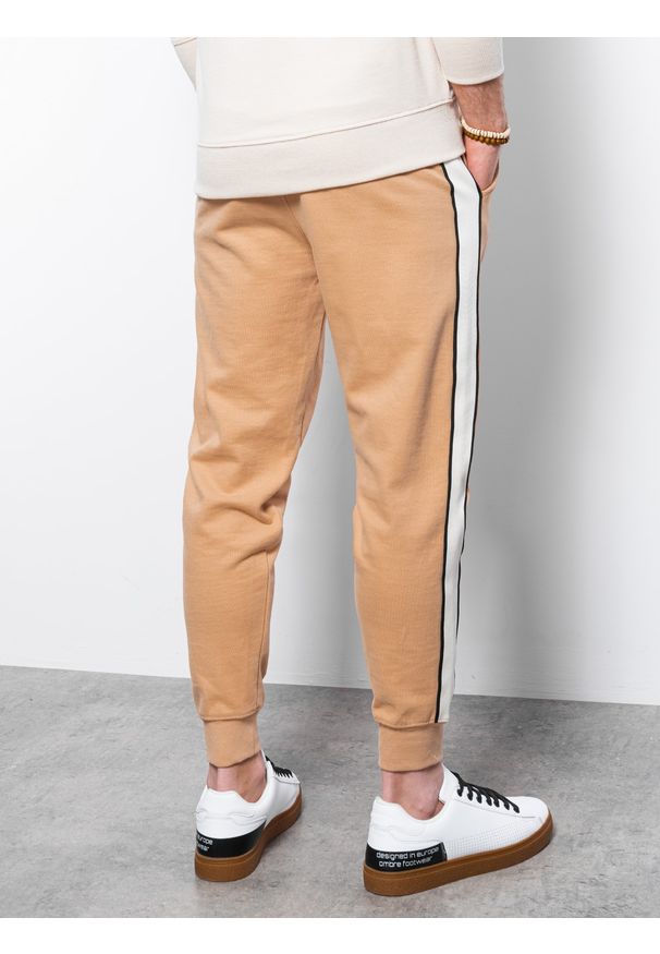 Brązowe spodnie Ombre Clothing casualowe, na co dzień
